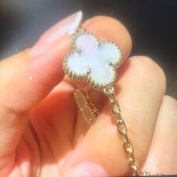 Authentic Van Cleef & Arpels 18K Yellow Gold Necklace - Picture 2 of 8